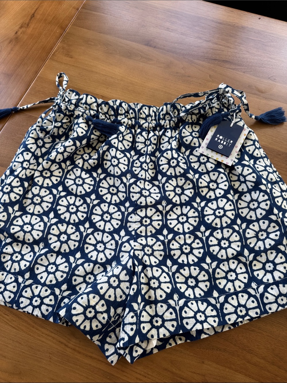 Roller Rabbit x Target Navy and White Floral Printed Tie-Front Shorts Sz Small